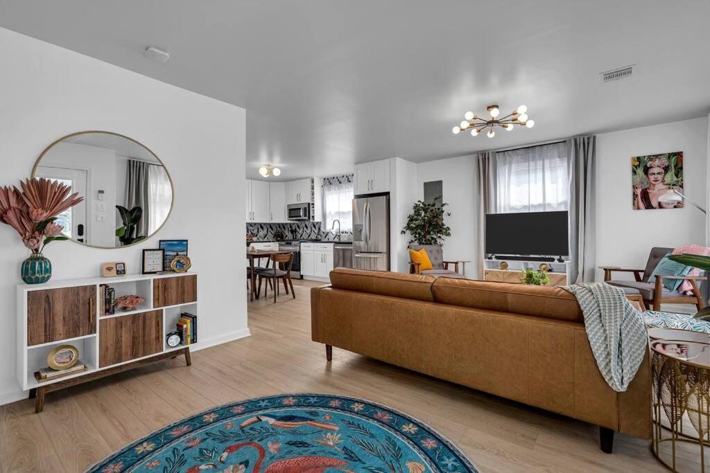 Sun, & Slots - Chic 3br Near Casinos &